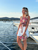 Load image into Gallery viewer, Bustina Lady
